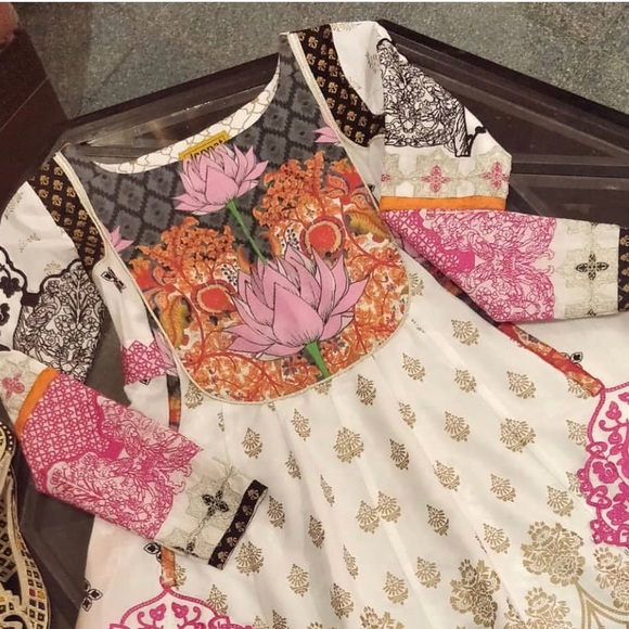 Brand new with tags designer Zahra Ahmad 3 piece - Picture 1 of 4